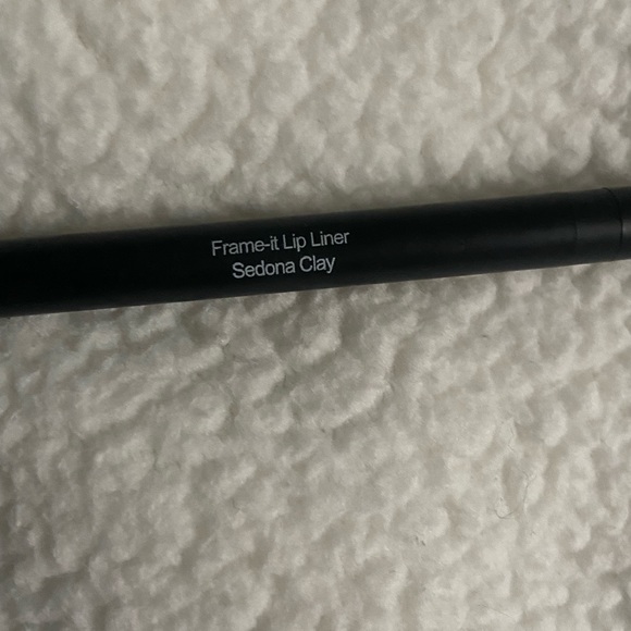 Jentry Kelley lipstick & lipliner set - Picture 3 of 3